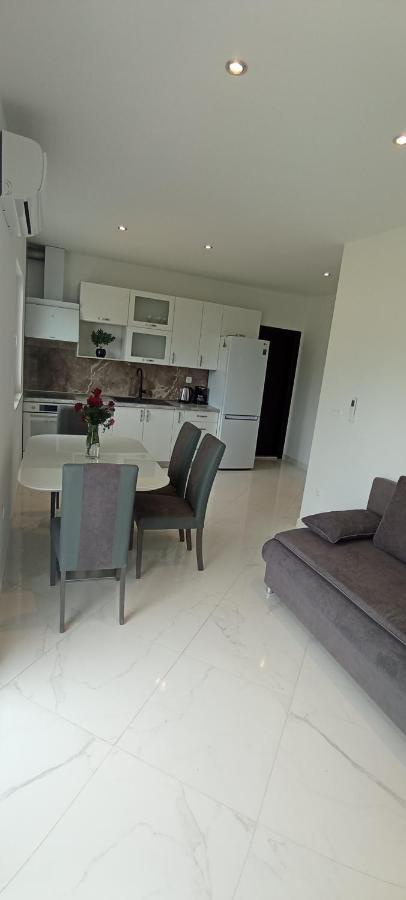Apartman Stipan Omiš Exteriör bild