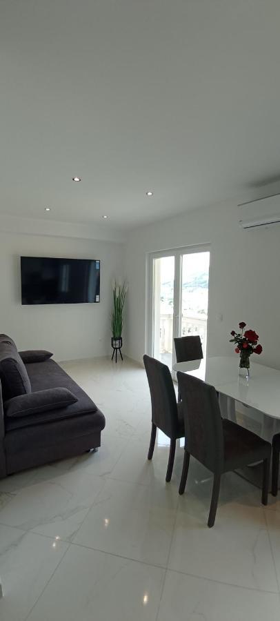 Apartman Stipan Omiš Exteriör bild